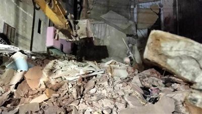 بالصور.. محافظ الغربية يعاين عقار المحلة المنهار واستخراج 5 ضحايا