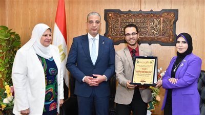 محافظ الفيوم يُكرم أوائل الشهادة الإعدادية