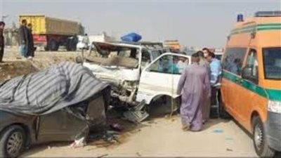 إصابة 4 أشخاص في تصادم سيارتين بأسيوط