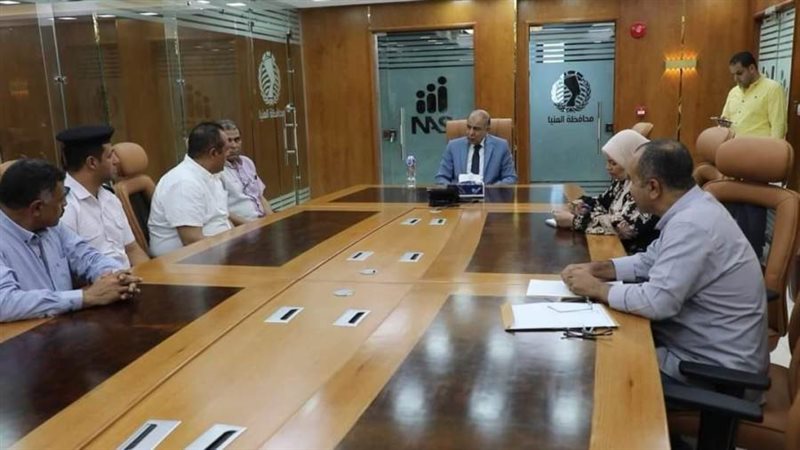 محافظ المنيا بمركز