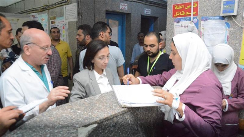 محافظ البحيرة خلال