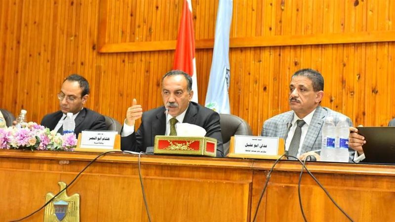 جانب من المجلس التنفيذي