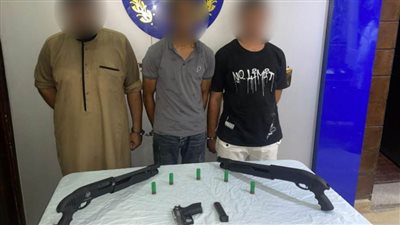 ضبط 3 أشخاص بالقاهرة لحيازتهم أسلحة نارية وذخائر دون ترخيص