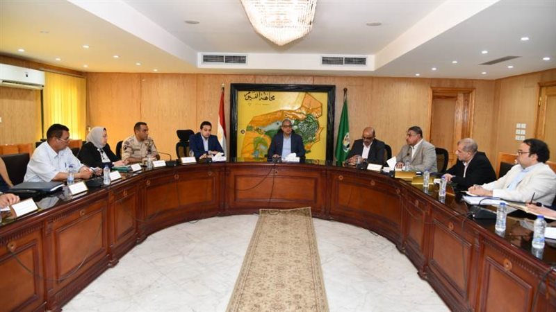 محافظ الفيوم خلال