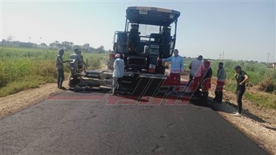 رصف طريق الخاشعة الهاويس ببلطيم في كفر الشيخ