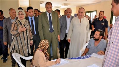 محافظ سوهاج يتفقد مشروعات 