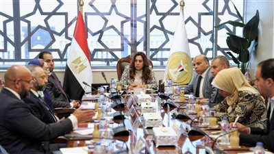التنمية المحلية تبحث مع بنك مصر تسويق الأراضي والمنشآت غير المستغلة بالمحافظات للمستثمرين الأجانب 