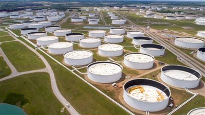 عاجل.. أسعار النفط تهبط بفعل مخاوف بشأن الطلب الصيني وانحسار القلق بالشرق الأوسط