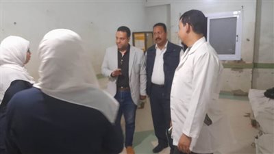 إحالة 10 من مقدمي الخدمة الصحية للتحقيق ونقل طبيبة وممرضة بصحة أسيوط
