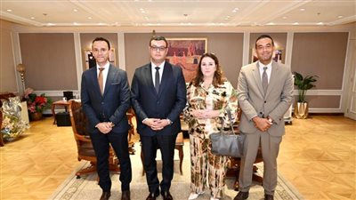 وزير الإسكان يبحث مع المدير الإقليمي لـ