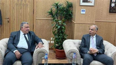 محافظ المنيا مهنئًا مدير الأمن الجديد: الأمن أساس التنمية ولا بناء وازدهار دون استقرار