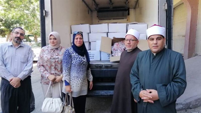 تسليم 2 طن لحوم صكوك