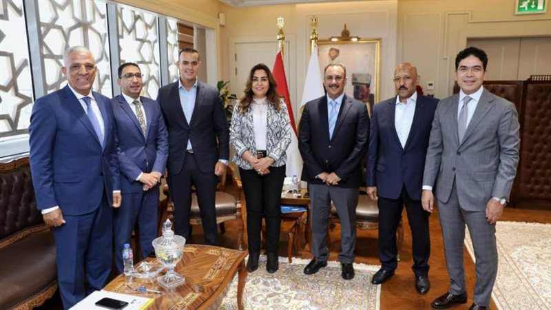 منال عوض تستقبل أعضاء