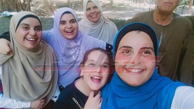 الحاصلة على المركز الثالث بالثانوية الأزهرية علمي علوم: نشأت في أسرة ملتزمة تحب الأزهر الشريف