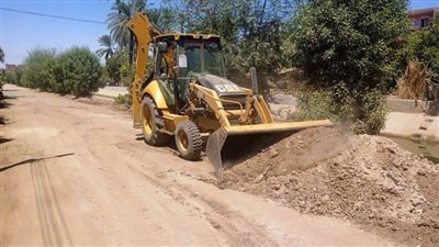 حملات مكبرة لتمهيد الطرق والنظافة ورفع 880 طن مخلفات بجهينة خلال 10 أيام