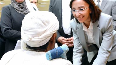 محافظ البحيرة تلتقي 18 مواطنًا وتلبي مطالبهم وتعلن تجديد اللقاء كل ثلاثاء