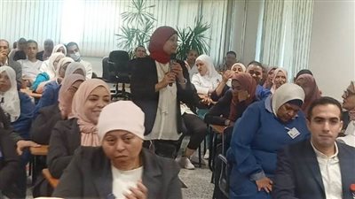 كوثر محمود تناقش ميثاق أخلاقيات المهنة بمستشفى وادي النيل