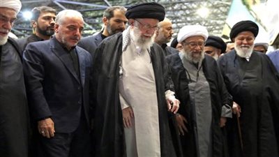 عاجل.. المرشد الإيراني يؤم صلاة الجنازة على 