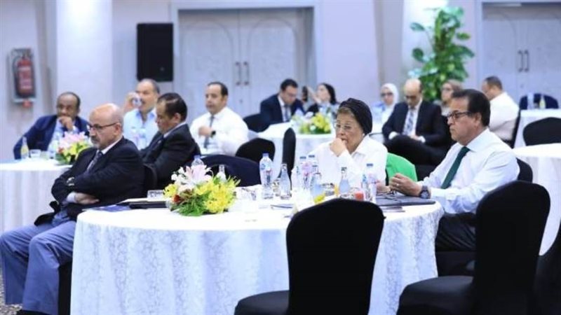 وزير الصحة خلال المؤتمر