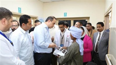 رئيس الرعاية الصحية يتفقد المنشآت الصحية بأسوان