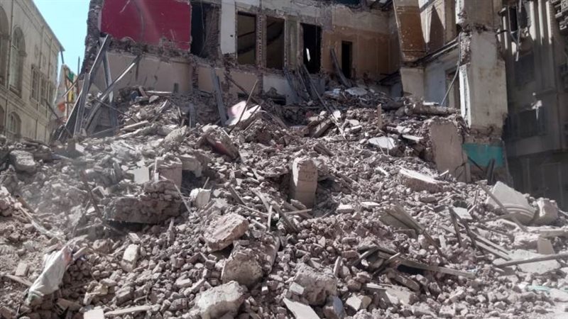 العقار المنهار