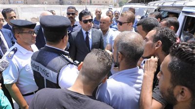 حملة مكبرة للرقابة والسيطرة على مواقف السيارات بسوهاج 