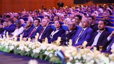 وزيرة البيئة تشارك جامعة مصر للعلوم والتكنولوجيا حفل تخرج دفعة جديدة من كلية الطب البشرى