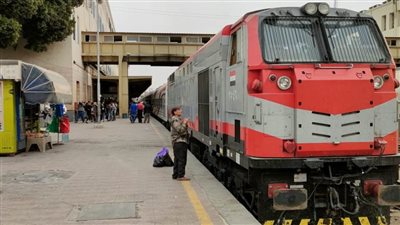 مصرع فتاة صدمها القطار أثناء عبورها شريط السكة الحديد بسوهاج