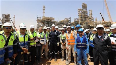 وزير البترول يتفقد أعمال المنطقة الجغرافية لبترول أسيوط