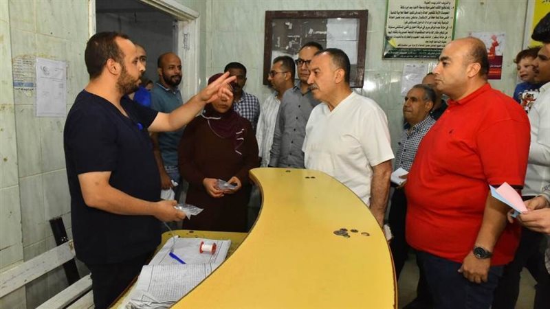 جانب من جولة المحافظ