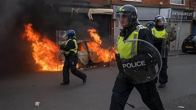 رئيس وزراء بريطانيا يندد 