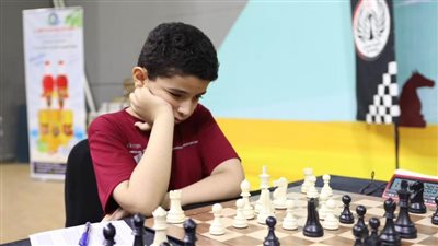 طفل مصري يحتل وصافة التصنيف العالمي للشطرنج تحت 10 سنوات