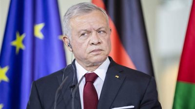 العاهل الأردني للرئيس الأمريكي : يجب خفض التصعيد الدائر بالمنطقة