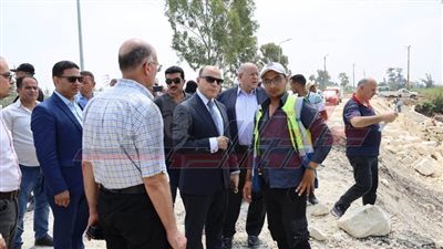 محافظ كفر الشيخ يتفقد أعمال تكاسي مصرف الحجار ببيلا بطول 2 كم