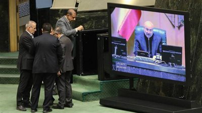 برلمان إيران يطالب بـ«رد رادع» لإسرائيل