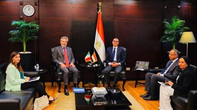 وزير الاستثمار والتجارة الخارجية يستقبل السفير الإيطالي بالقاهرة 