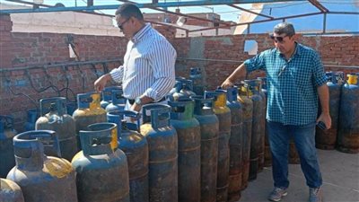 ضبط صاحب مستودع غاز لبيعه 378 أسطوانة غاز بالسوق السوداء ومصادرة ألفي لتر سولار 