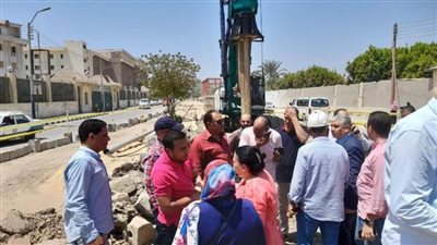 سكرتير عام مساعد بني سويف يتابع ميدانيا الموقف التنفيذي بمشروع كوبري الشاملة