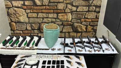 عقب تبادل لإطلاق النار مع الشرطة مصرع عنصر إجرامي شديد الخطورة وإصابة آخر بأسيوط