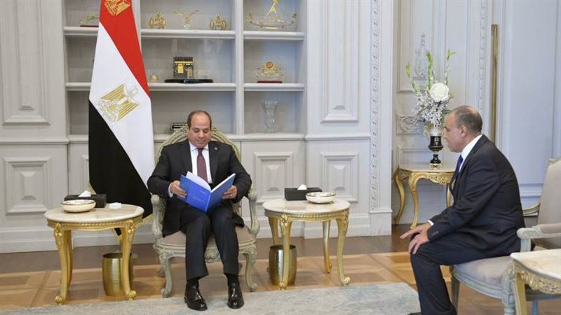 الرئيس السيسي ووزير