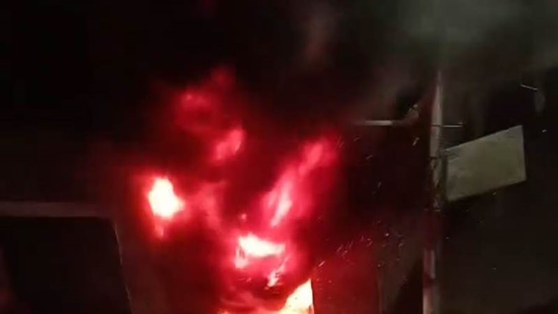 حريق محل الاثاث