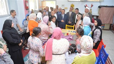 محافظ أسيوط يزور دار الصفا لرعاية الفتيات للاطمئنان على سير العمل ومدى تقديم الرعاية للفتيات