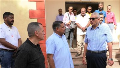  محافظ أسوان يوجه للارتقاء بمنظومة العمل بحي الصداقة الجديدة خلال شهرين
