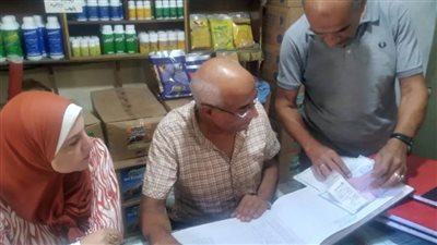 وكيل وزارة الزراعة بالإسكندرية يتابع عملية صرف الأسمدة بالجمعيات الزراعية 