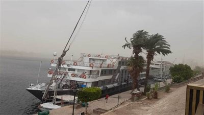  محافظ أسوان: إغلاق الملاحة الجوية والنهرية والطرق السريعة لحين تحسن الأحوال الجوية