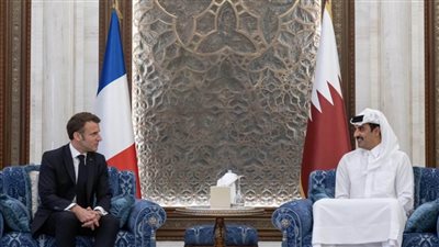أمير قطر والرئيس الفرنسي يناقشان هاتفيا الوضع في غزة والعلاقات الثنائية