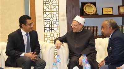 مفتي الجمهورية يبحث مع وزير خارجية سريلانكا سبل  تعزيز التعاون بين الجانبين