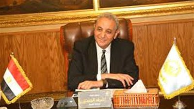 محافظ الغربية يتابع زراعة 3 آلاف شجرة بشارع البحر و239 شجرة بمدخل شكري القوتلي في المحلة