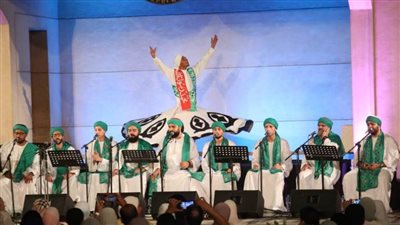 في أجواء روحانية.. فرقة 