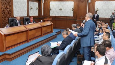 الوزير: لا غلق لأي مصنع إلا بقراري وبعد العرض على 